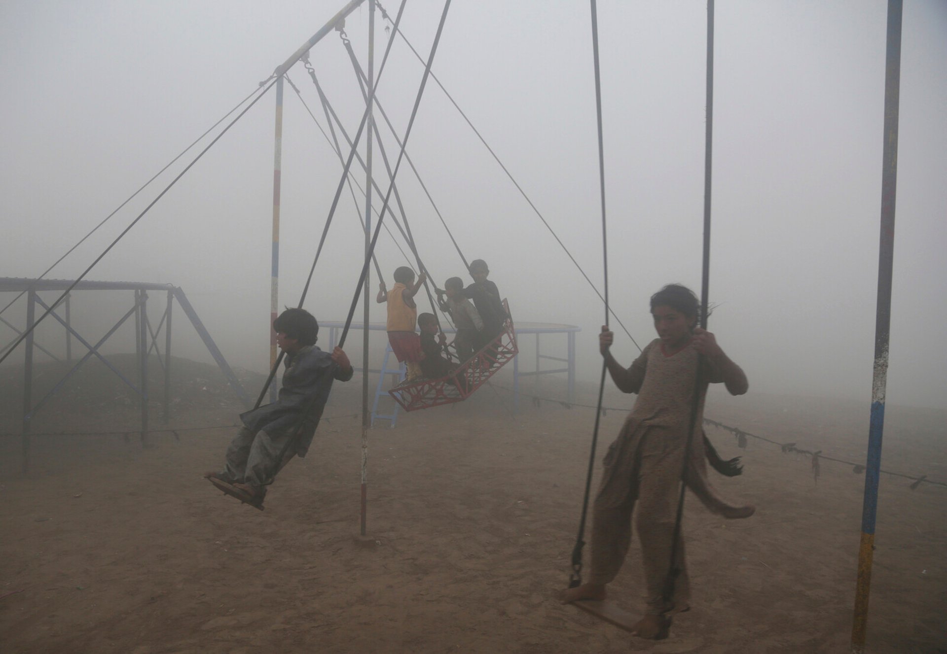 Pakistan: Schoolchildren are not allowed to exercise outdoors