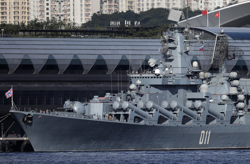 Russian warships dock in Libya