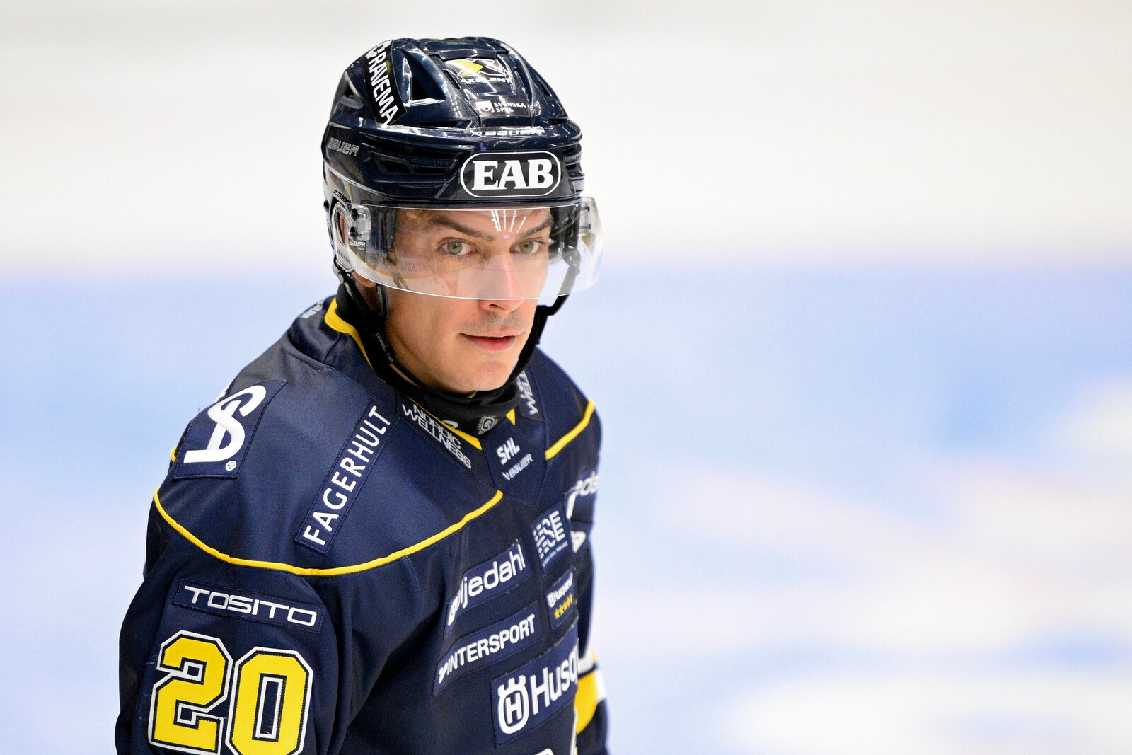 HV71 Shut Out Rögle in Nerve-Wracking Match