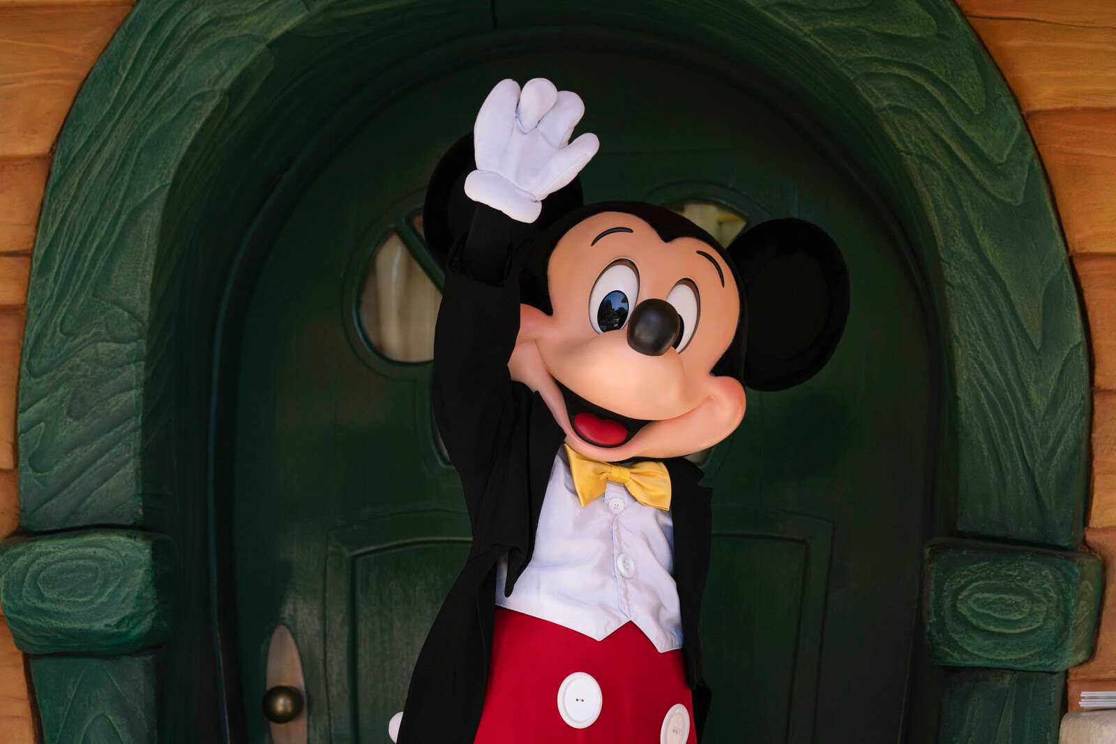 Disneyland raises ticket prices