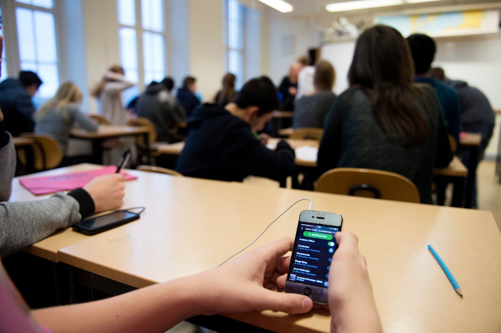 Schools in Finland may be allowed to ban mobile phones during lessons