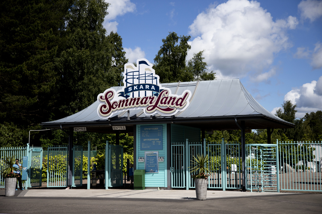 Boy dies after accident at Skara summer land