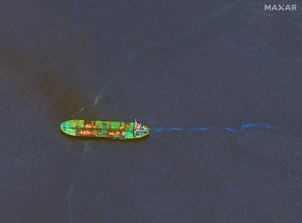 Two ships attacked in the Red Sea