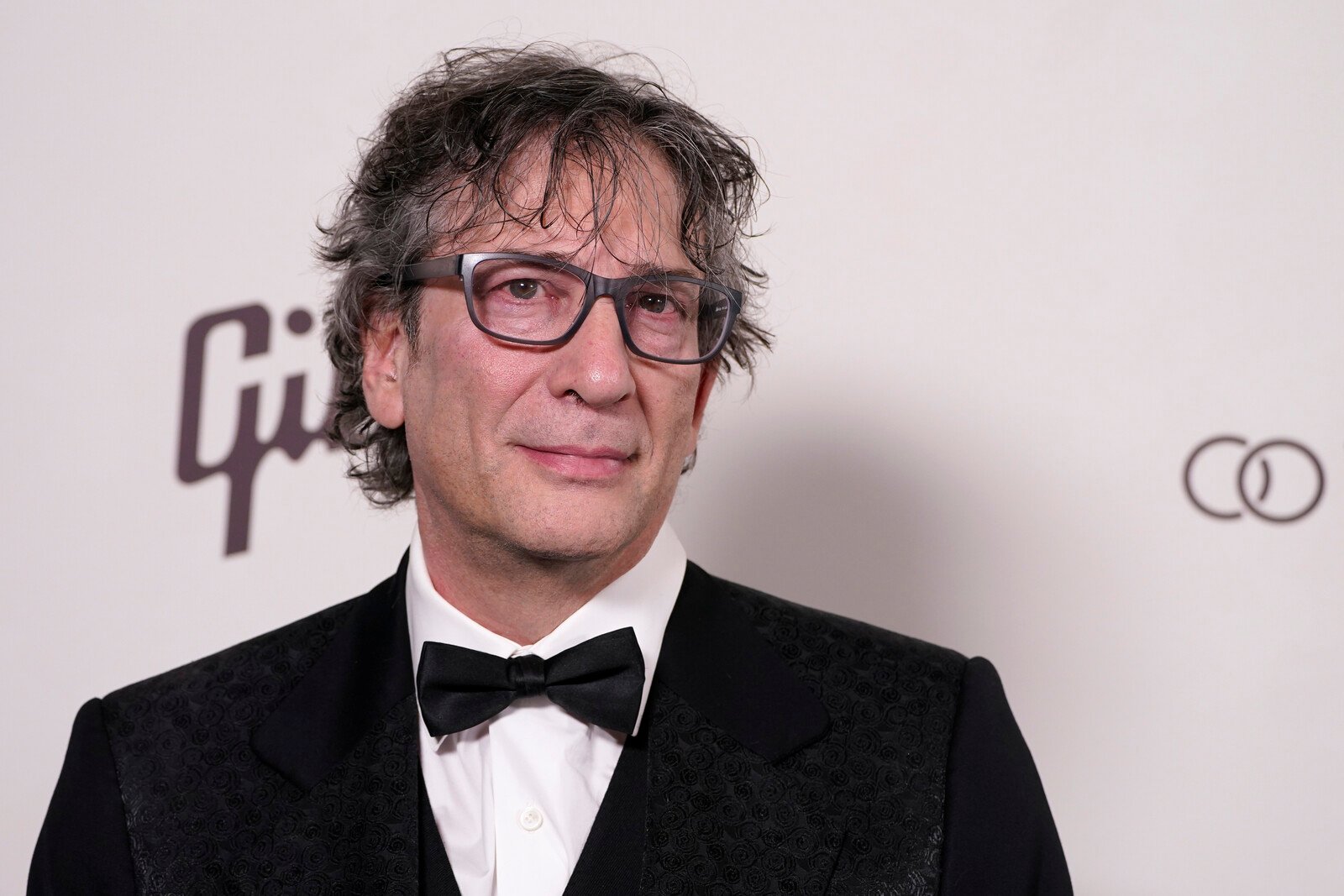 Gaiman denies having had sex without consent