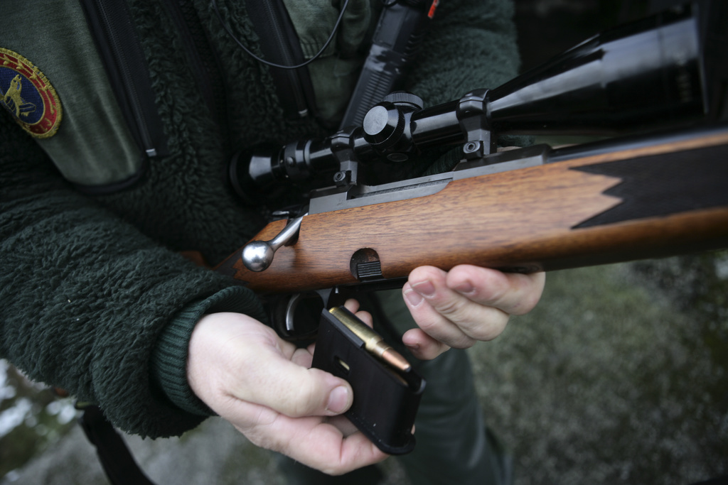 Accidentally shot his buddy – through the kitchen wall