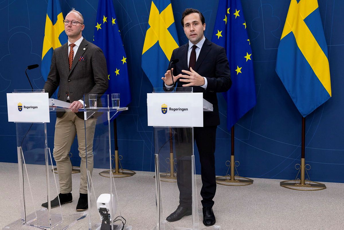 The government is driving Sweden towards a situation of net emigration