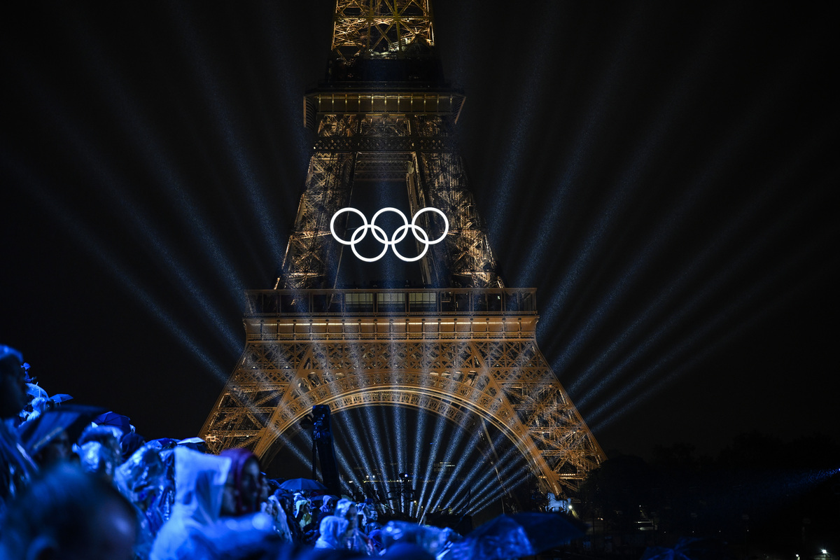 The Mayor of Paris Backs Down on Olympic Rings