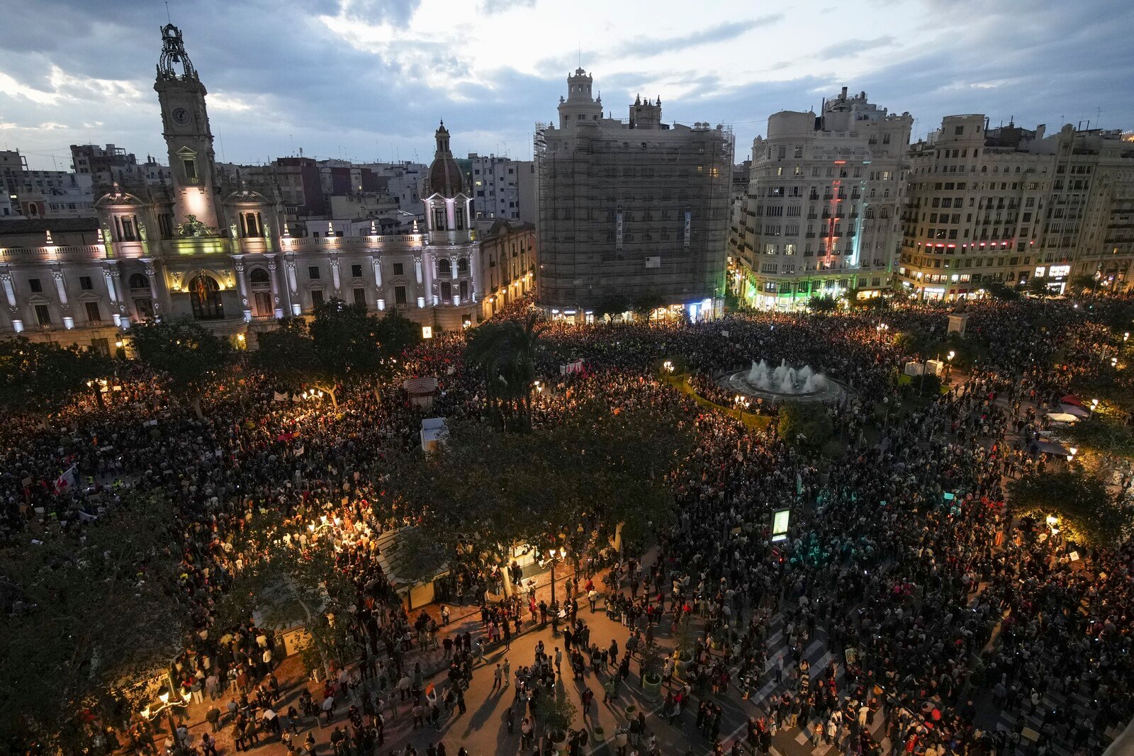 Over 100,000 Protest in Valencia