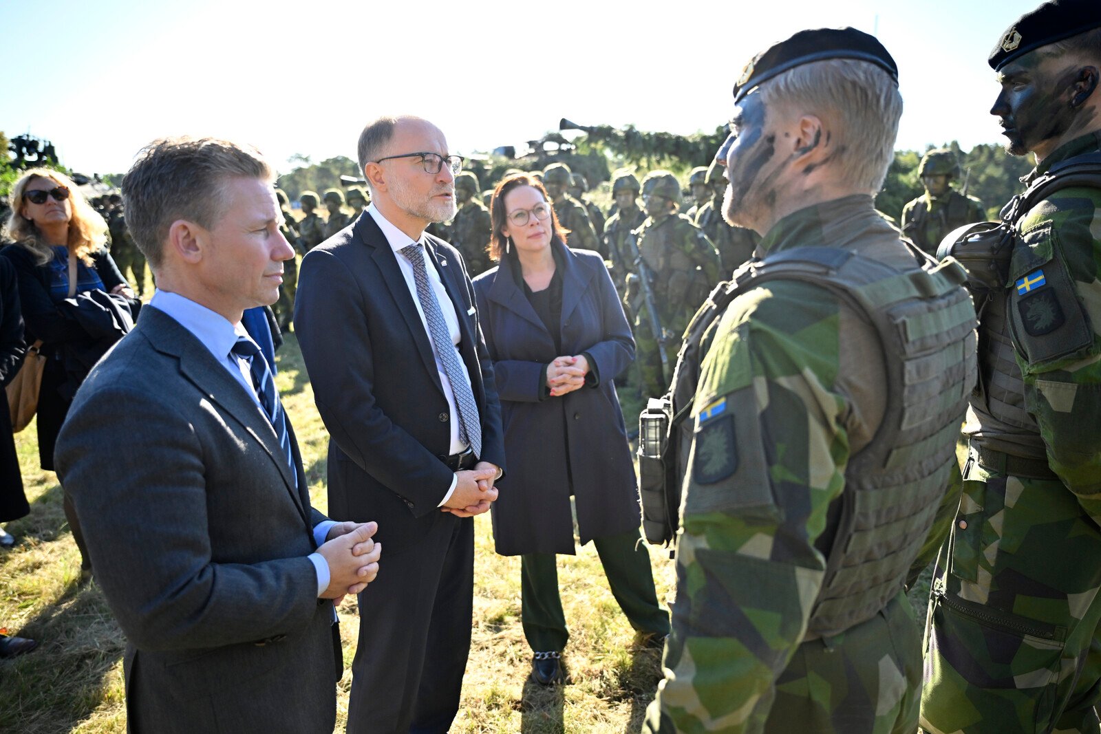 Swedish soldiers welcomed to Latvia