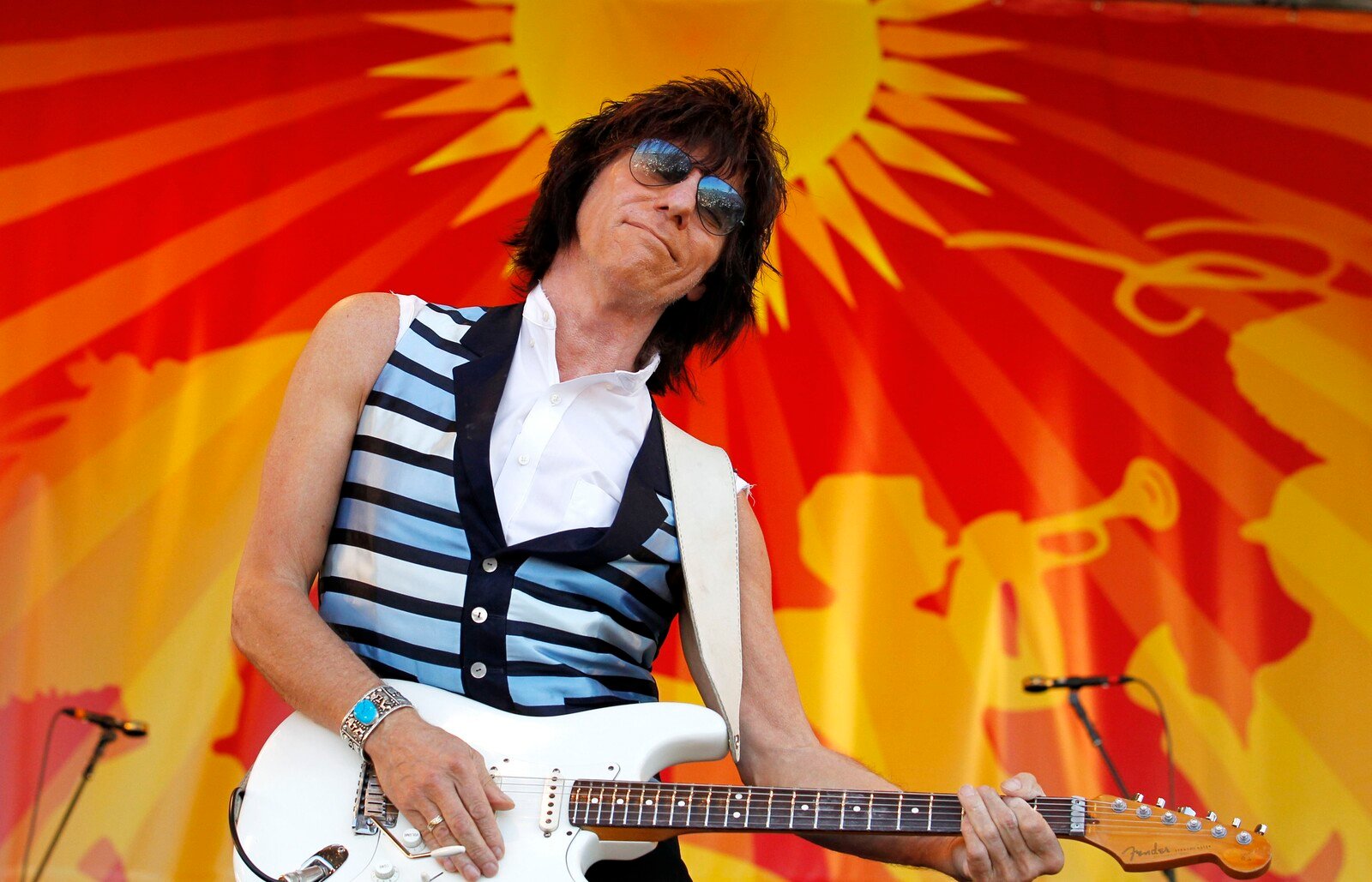 Jeff Beck's guitars are being sold at auction