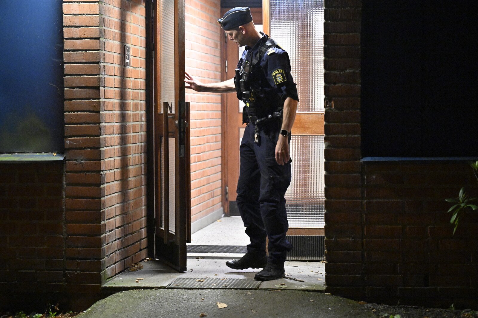 Shooting at apartment door in Lund