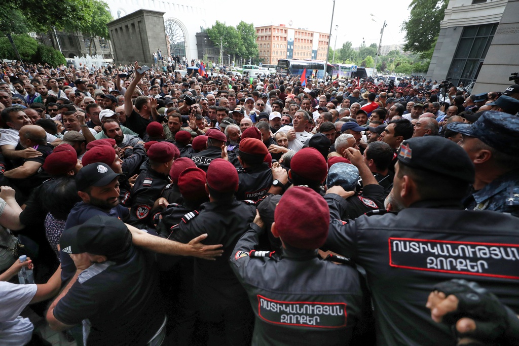 Angry protests when Armenia is in a tight spot