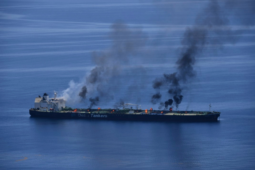 Attacked ship in the Red Sea may leak oil