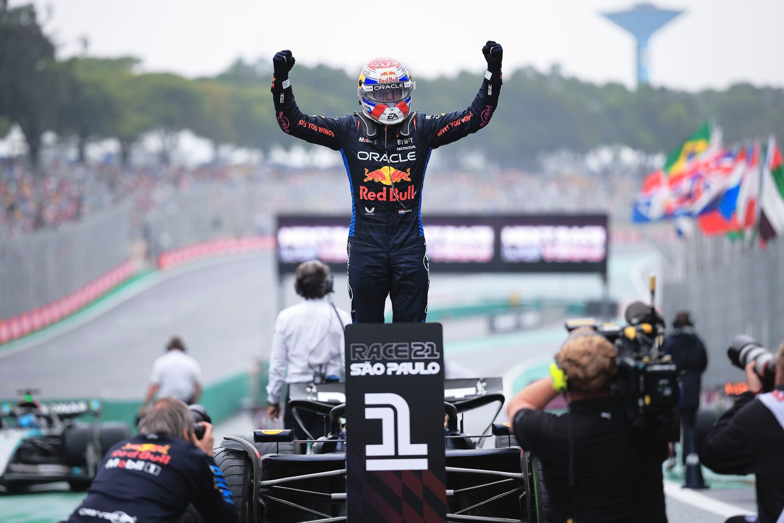 Verstappen won - from 17th starting position