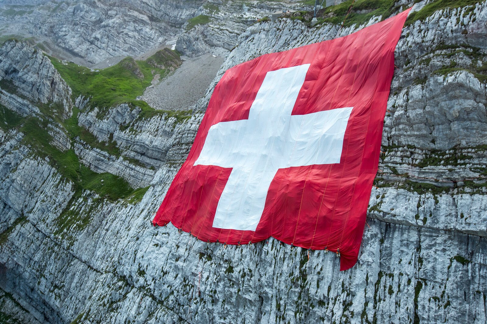 Double rate cut in Switzerland – the franc falls