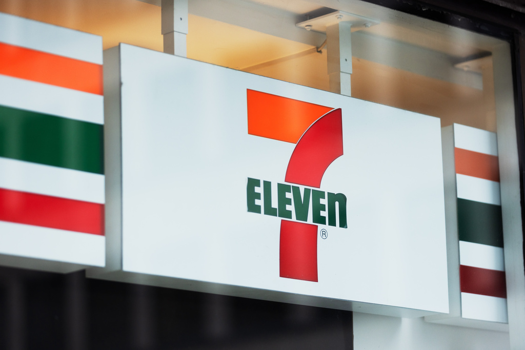 7-Eleven owner rejects giant bid