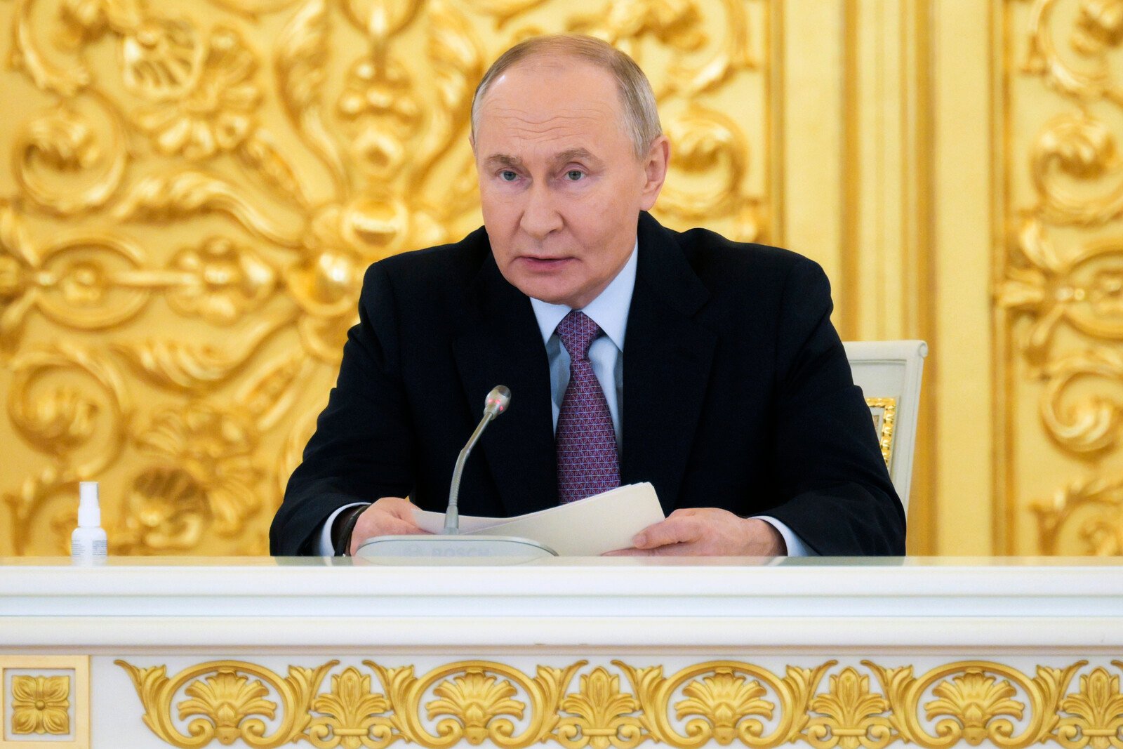 Putin abolishes requirement for gas payment via Russian bank