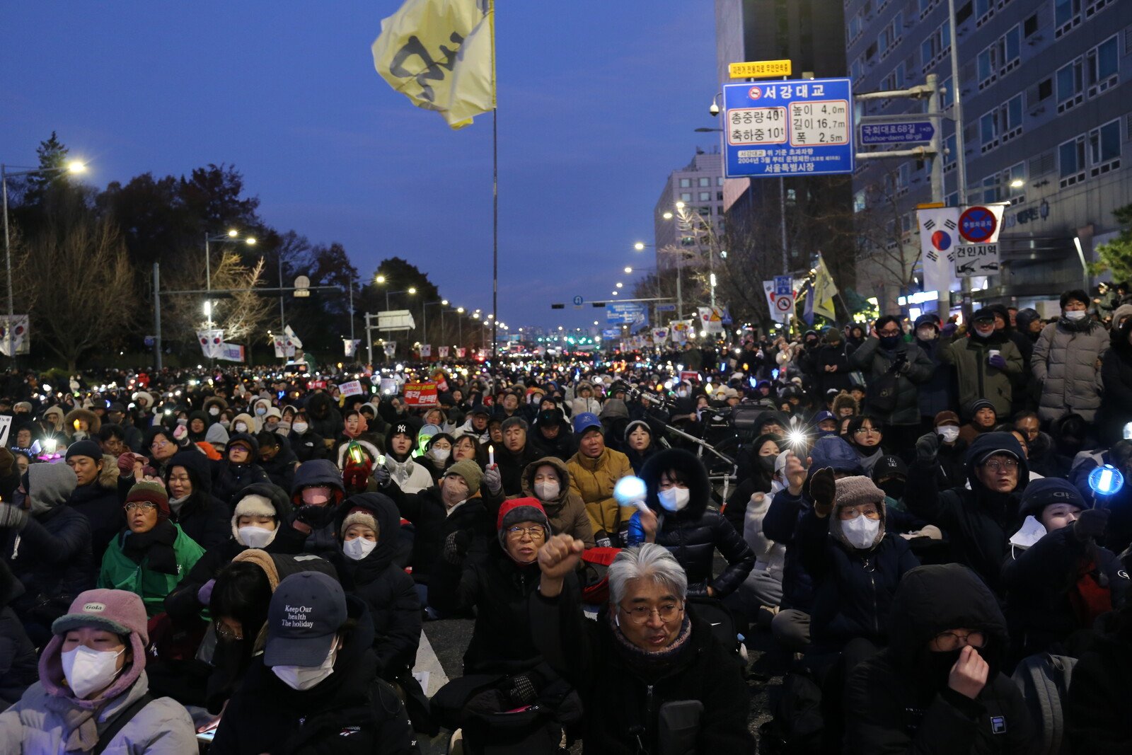 Demonstrators in Seoul refuse to give up: "Unforgivable"