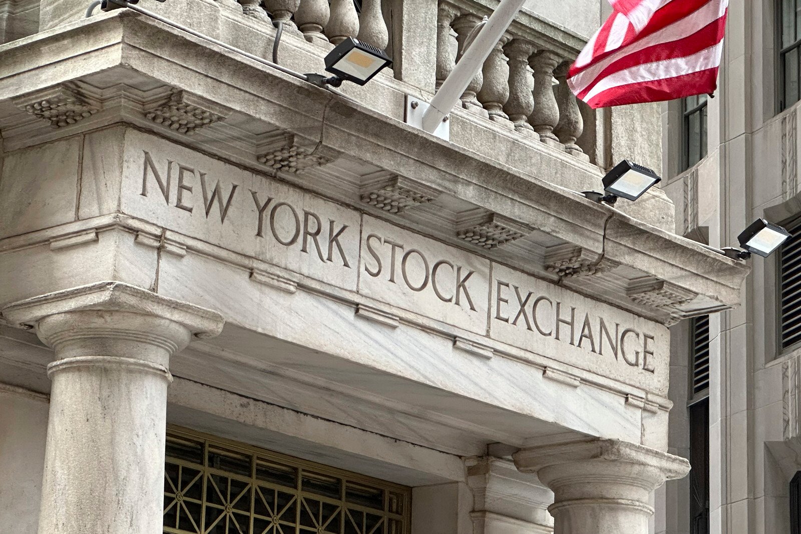 Volatility on the US stock exchange ended sideways