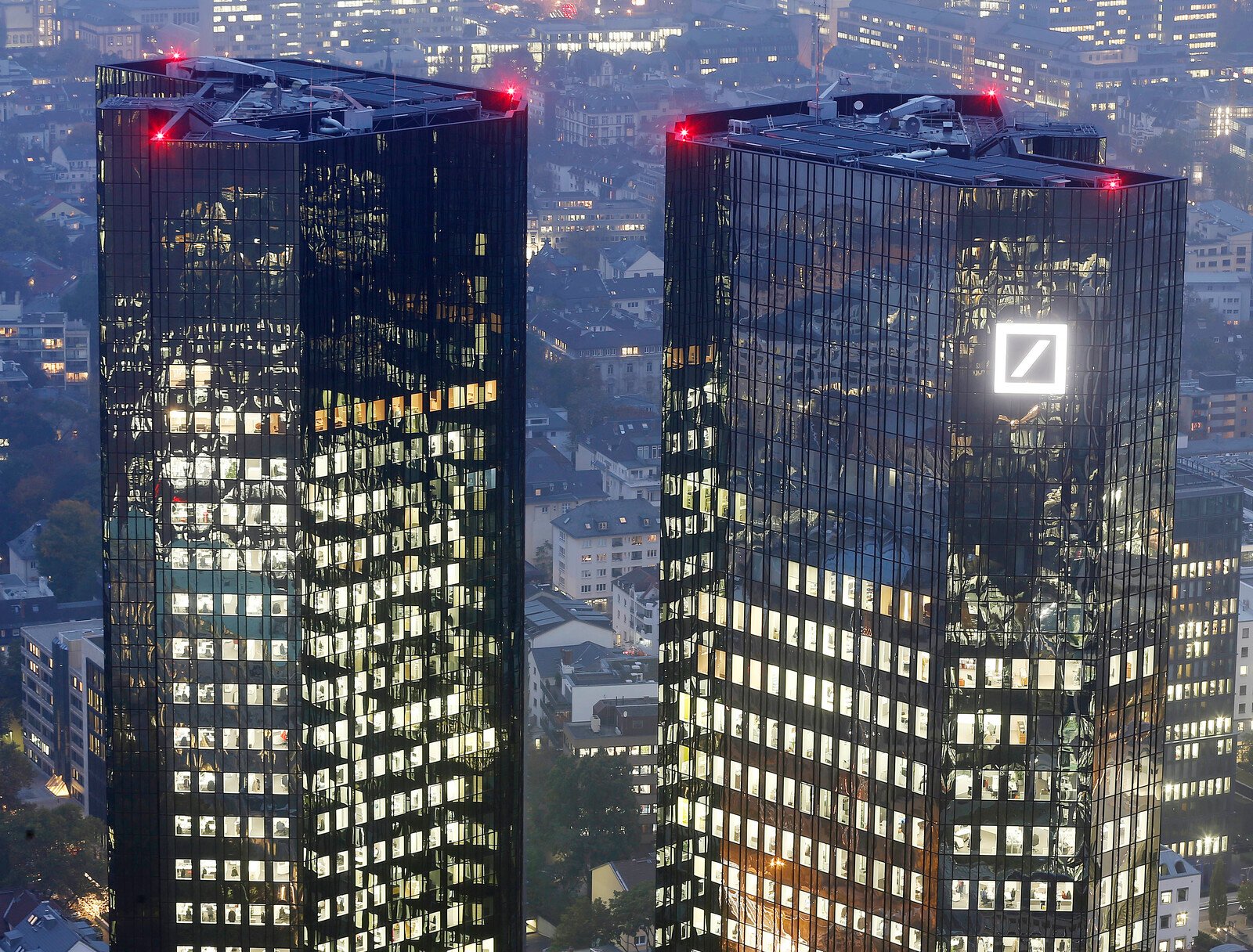 Deutsche Bank's share price falls