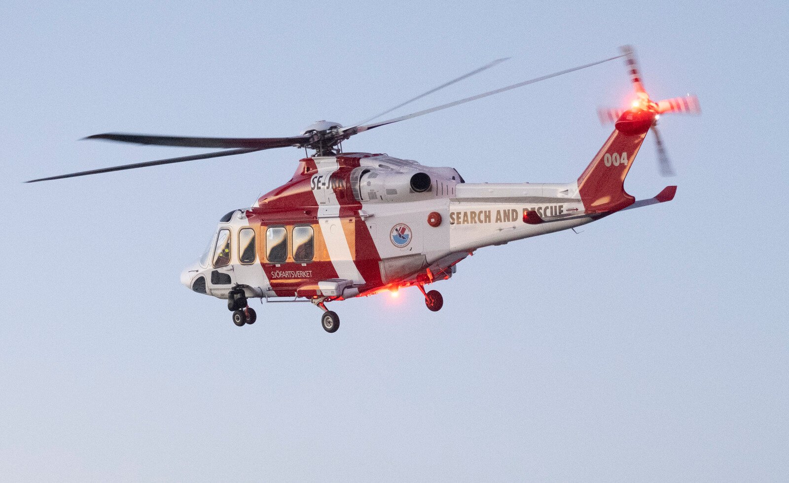 Fire on Vessel – Five Rescued by Helicopter