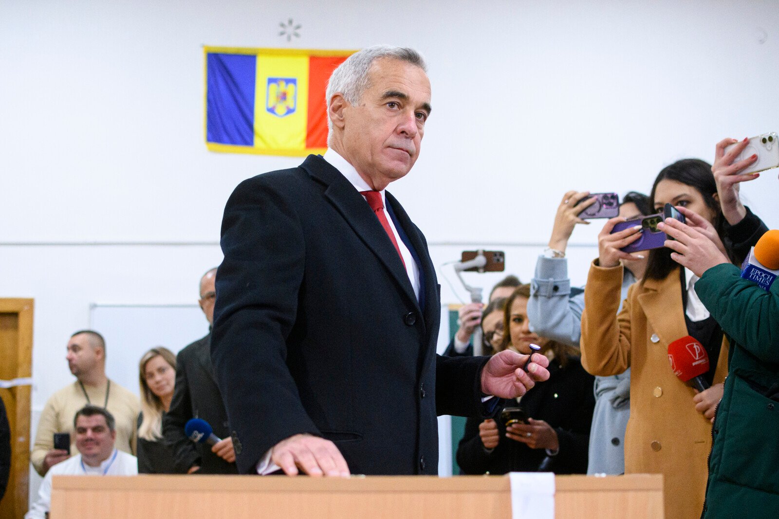 Constitutional Court Approves First Round of Presidential Election in Romania