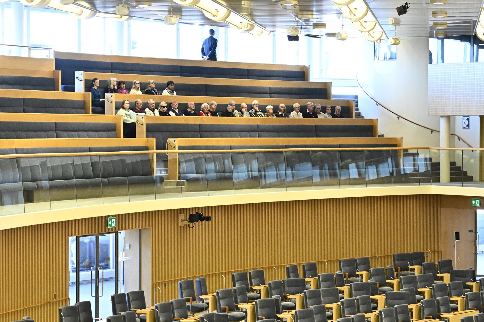 Unauthorised SD Politician in the Parliament Chamber