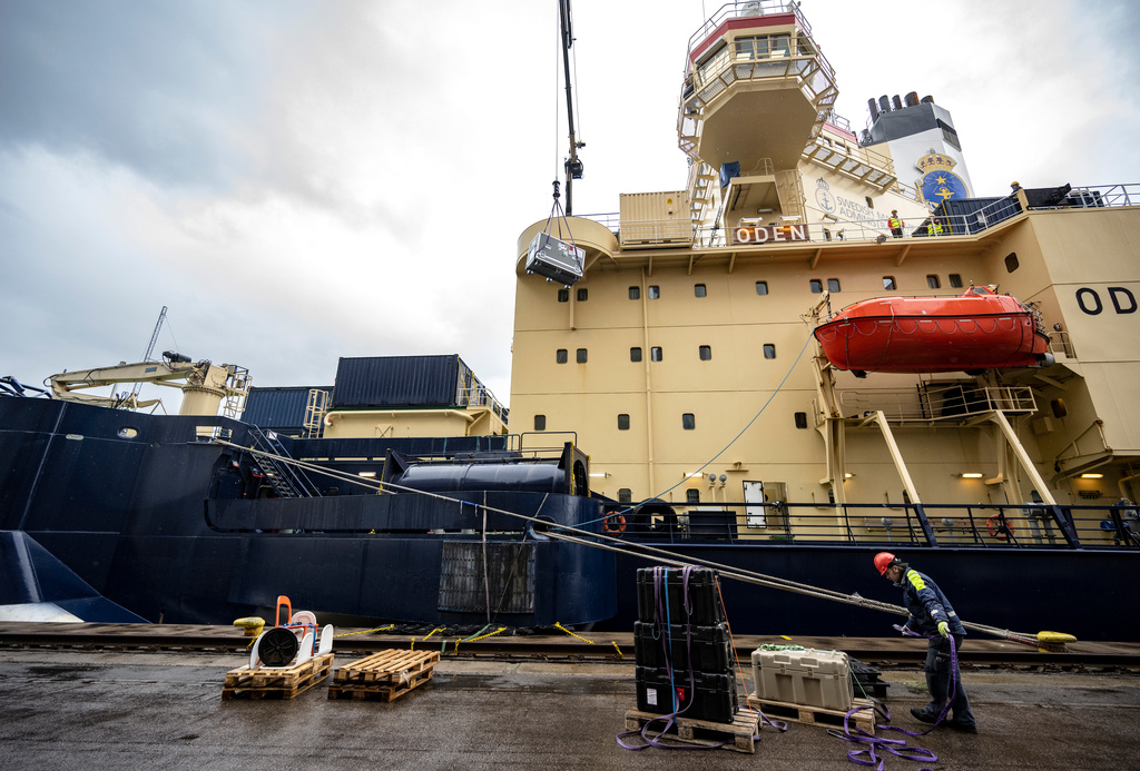 Perilous Wait for Delayed Icebreakers