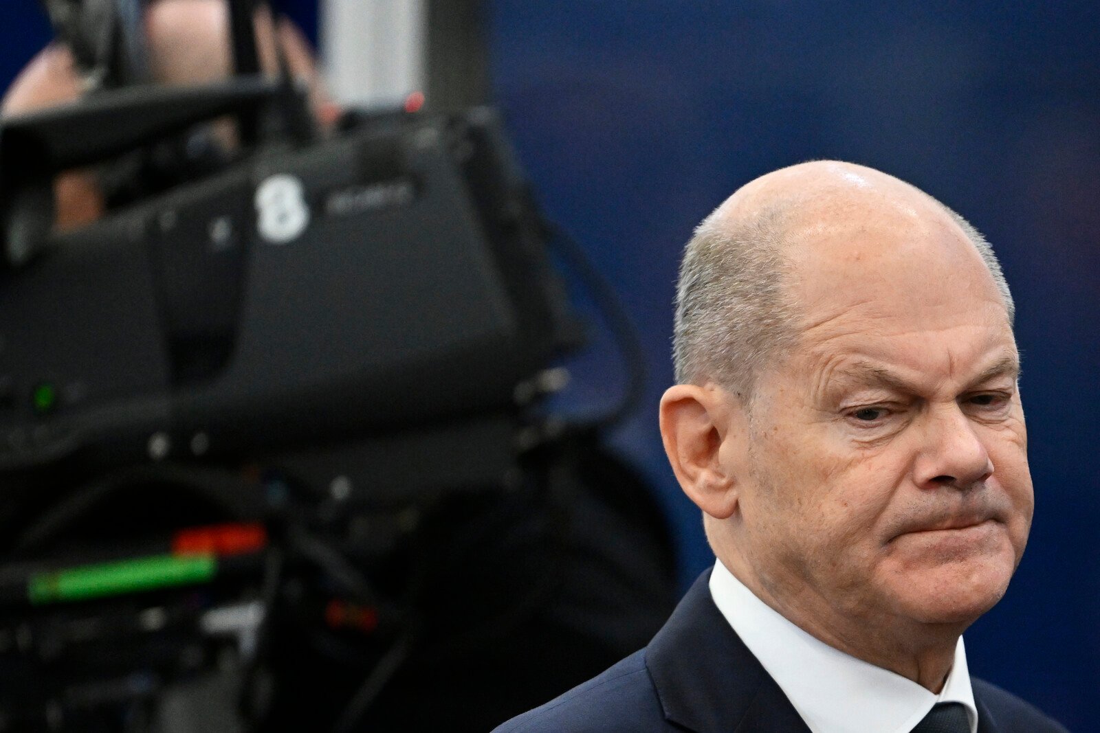 Scholz Opens Up for Talks on New Elections