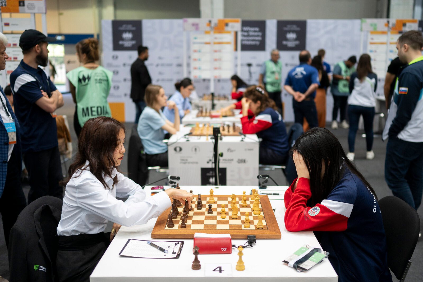 Divided Chess World Rejects Russian