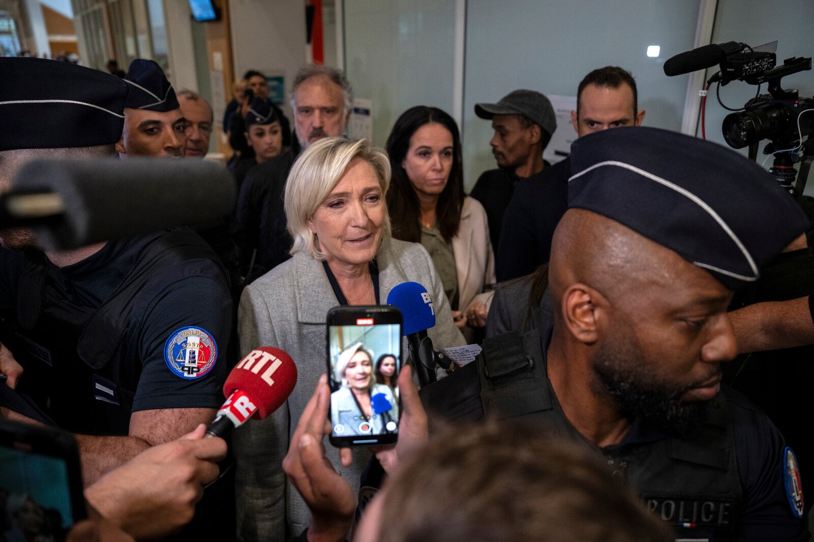 Marine Le Pen in court – may be barred from presidential election