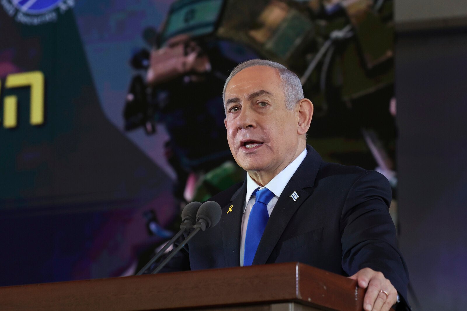 Distress rockets hit near Netanyahu's