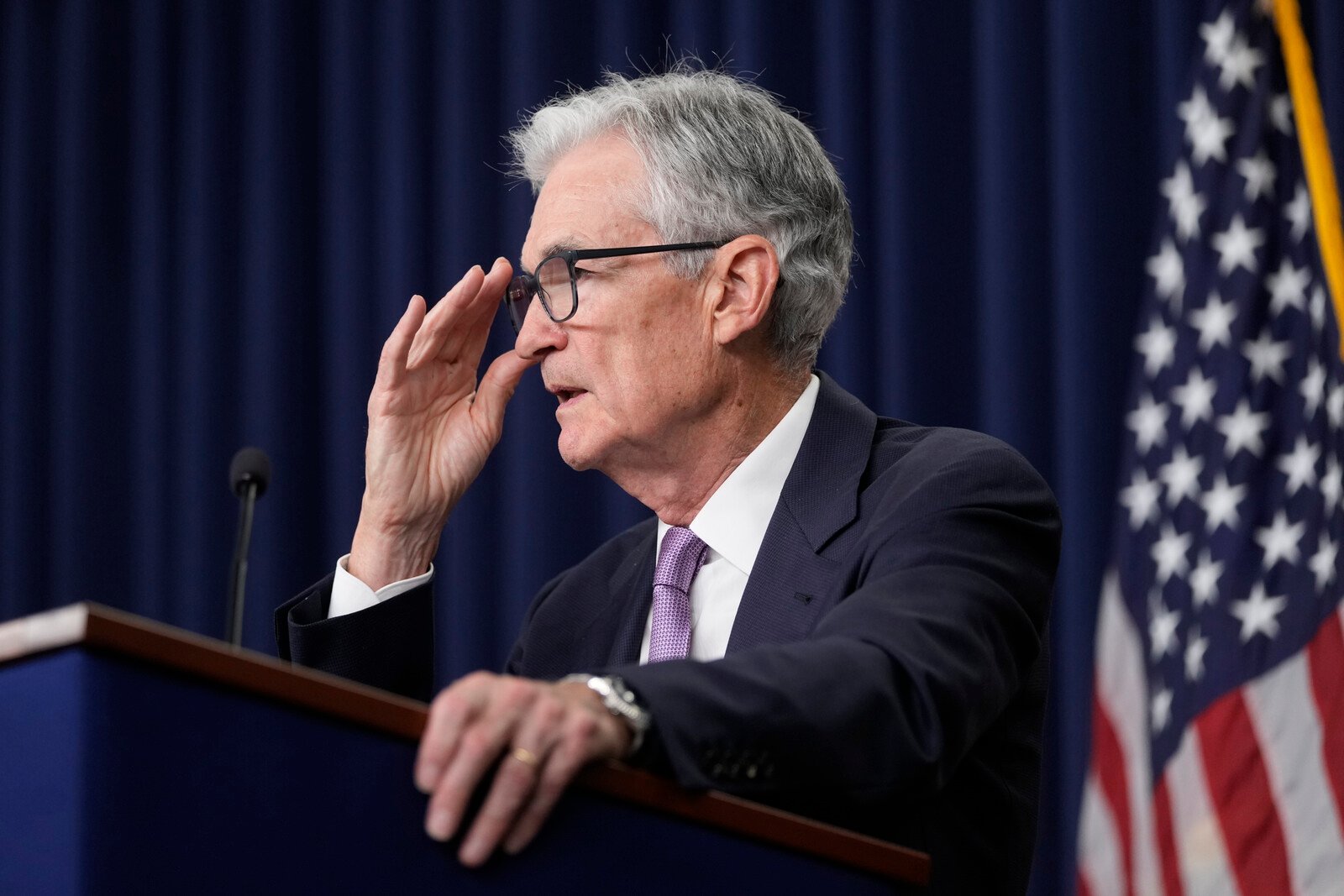 Powell: No Rush with Rapid Interest Rate Cuts