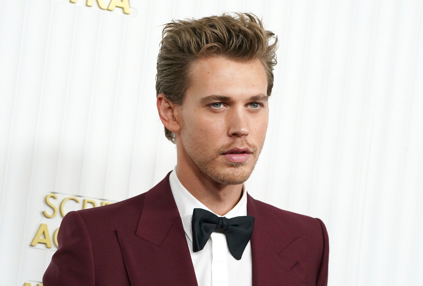 Austin Butler takes on the role of Patrick Bateman