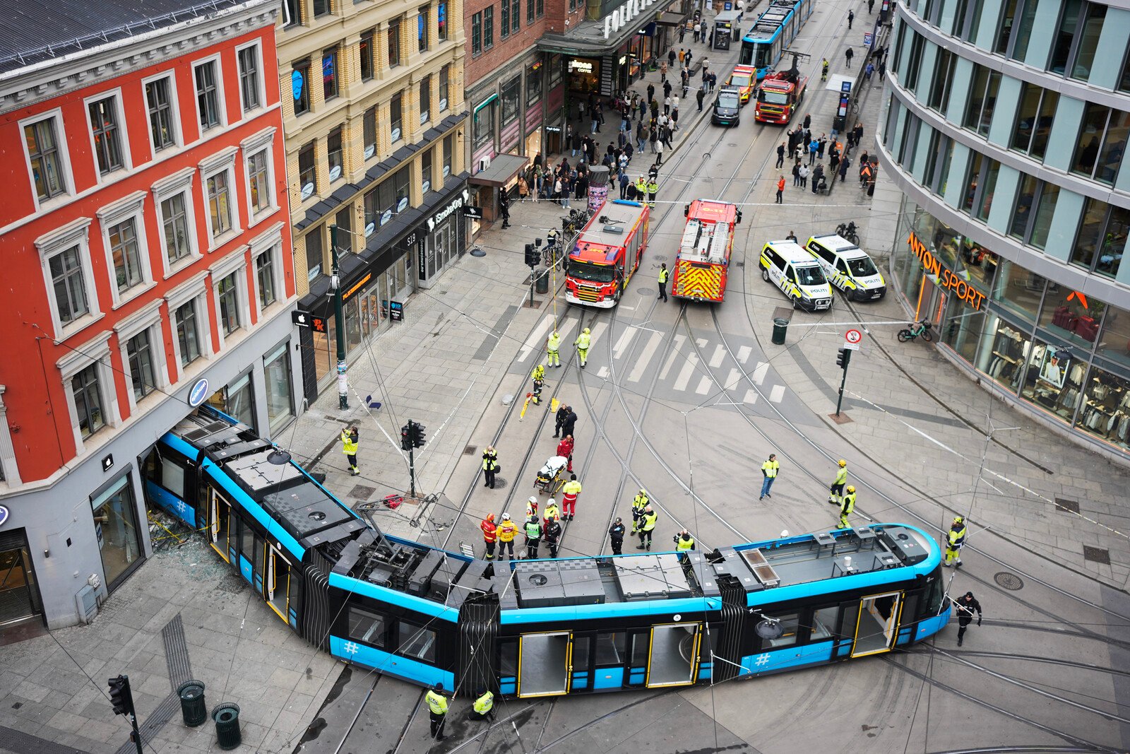 Tram crashed into a store in Oslo