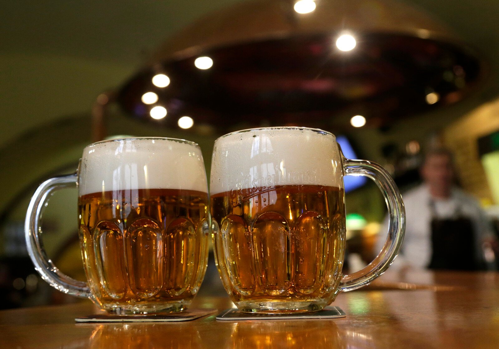 Prague stops organized pub crawls