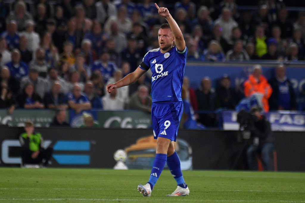 Vardy saves a point in Bergvall's PL debut