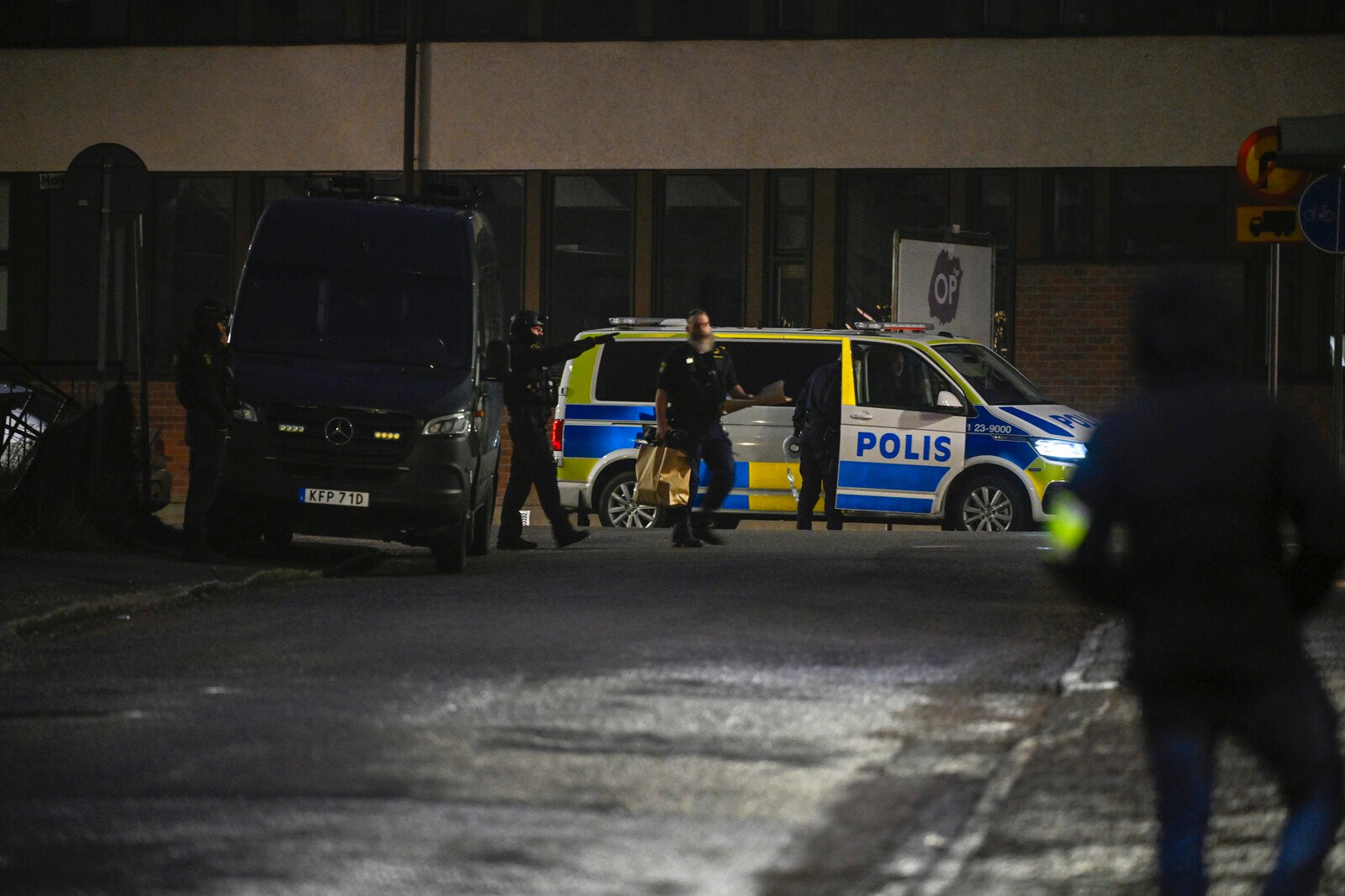 Police operation against address in Örebro