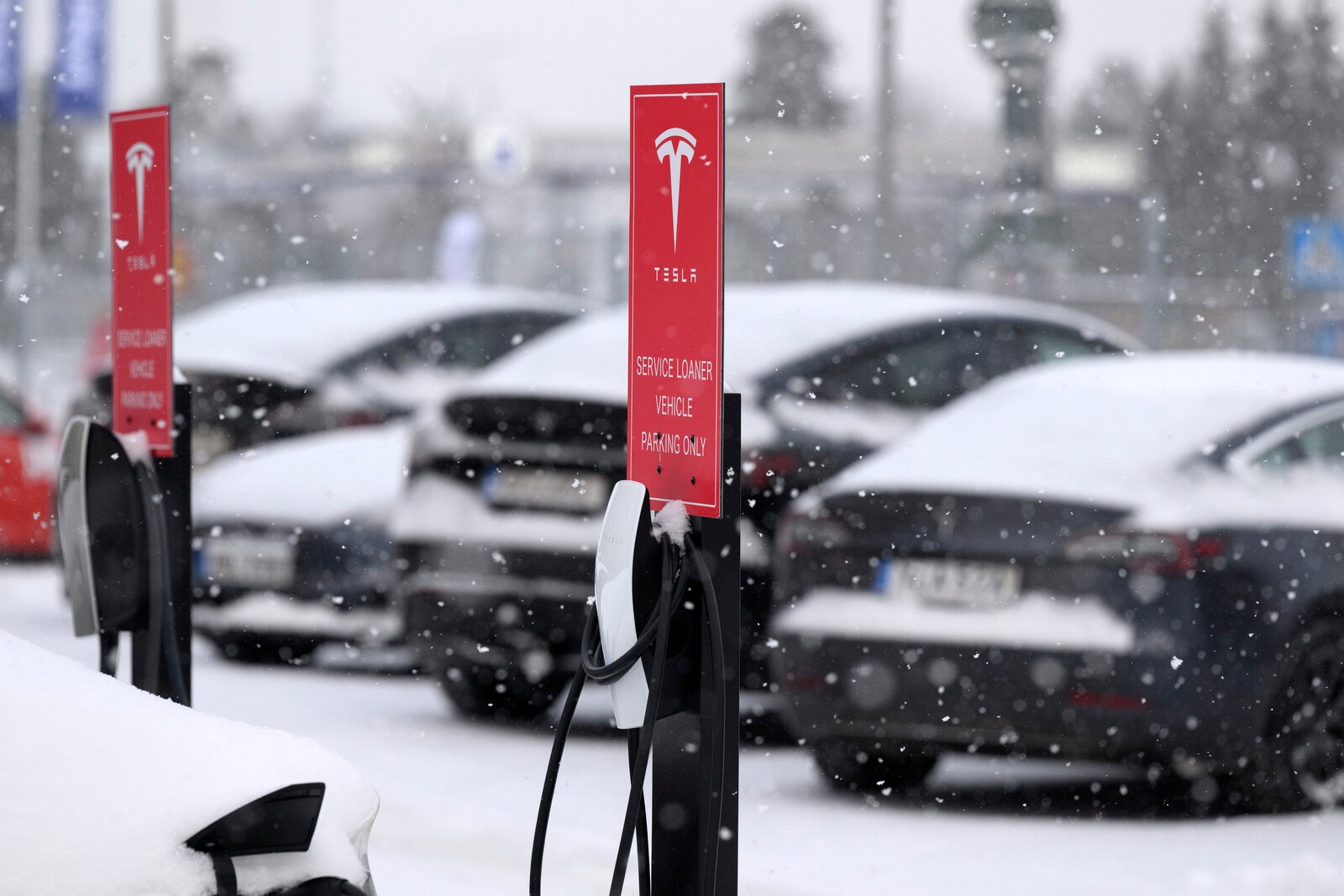 Municipal Harbor Rents Out to Tesla – Union Anger