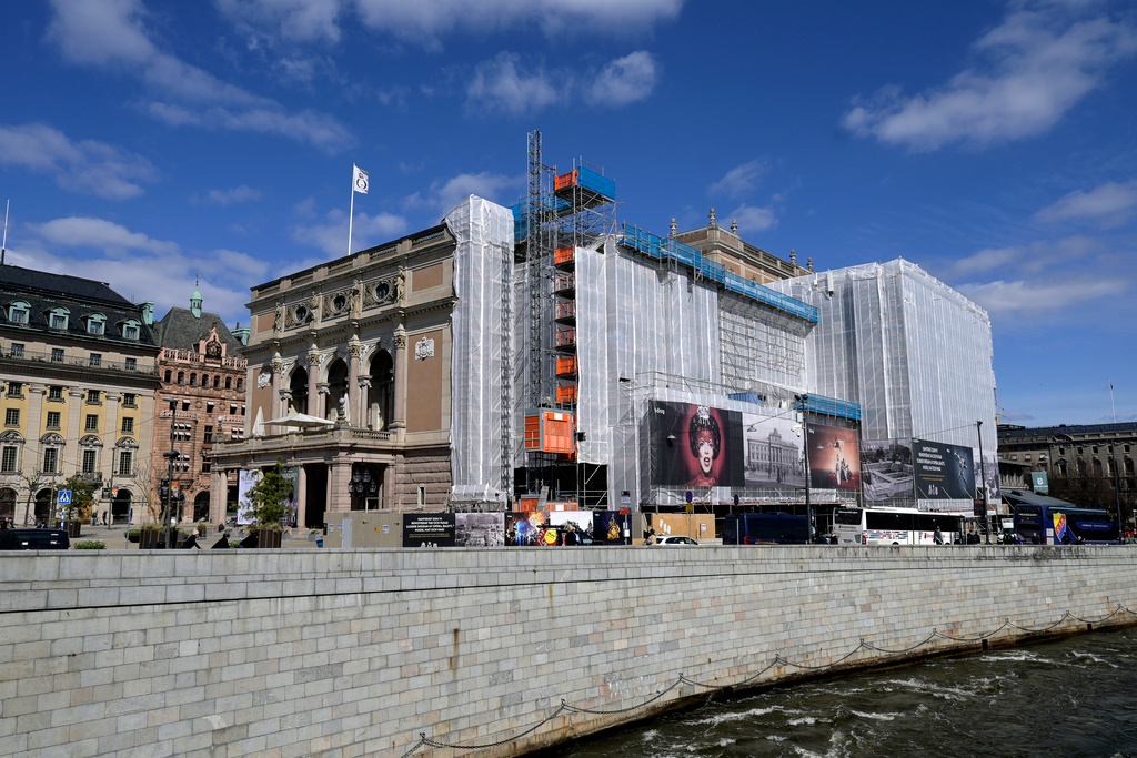 Royal Opera Evacuated After Fire Alarm