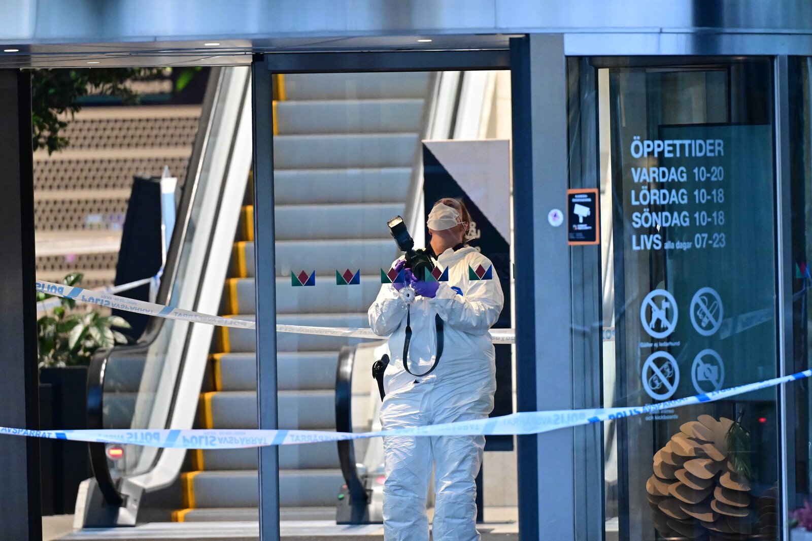 Boy arrested for shooting - caught in revolving door