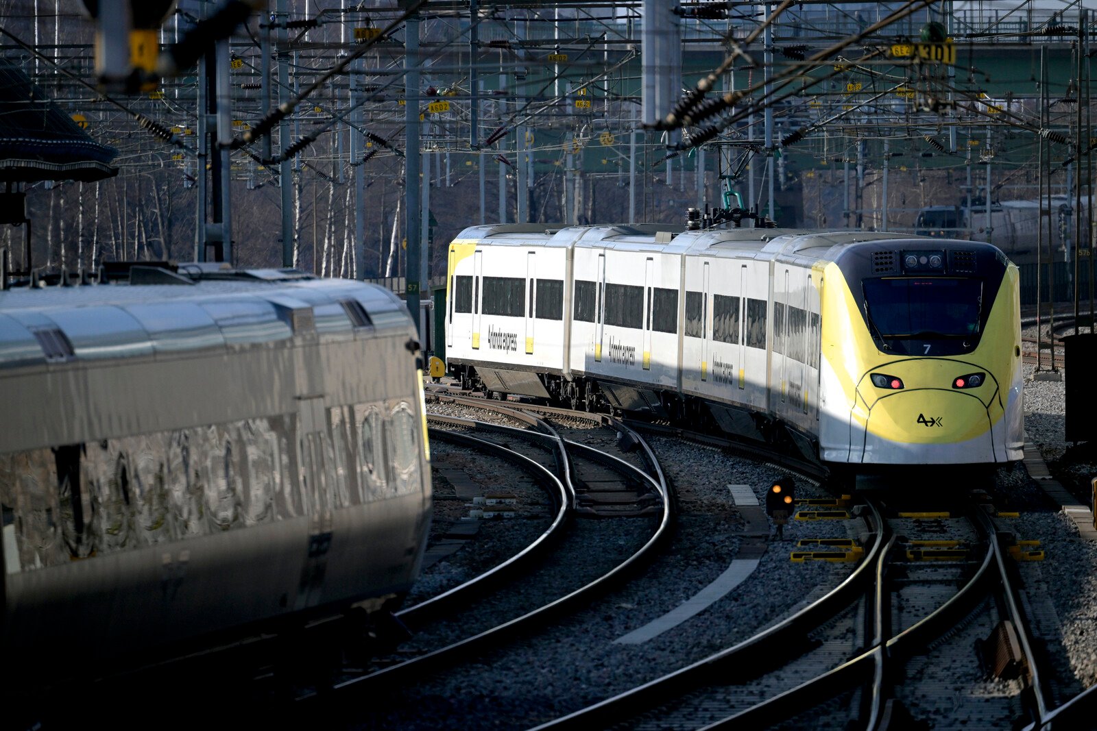 Trains are rolling again after total stop north of Stockholm