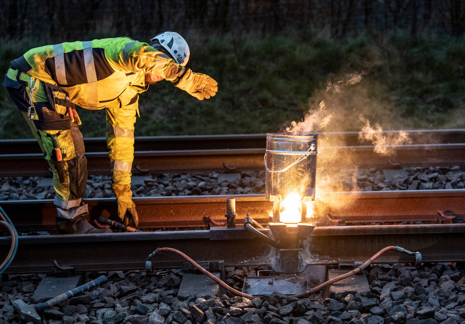 Unusually many rail cracks behind delays