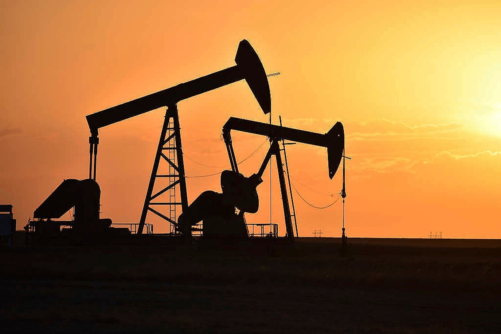 Opec cuts oil forecast –