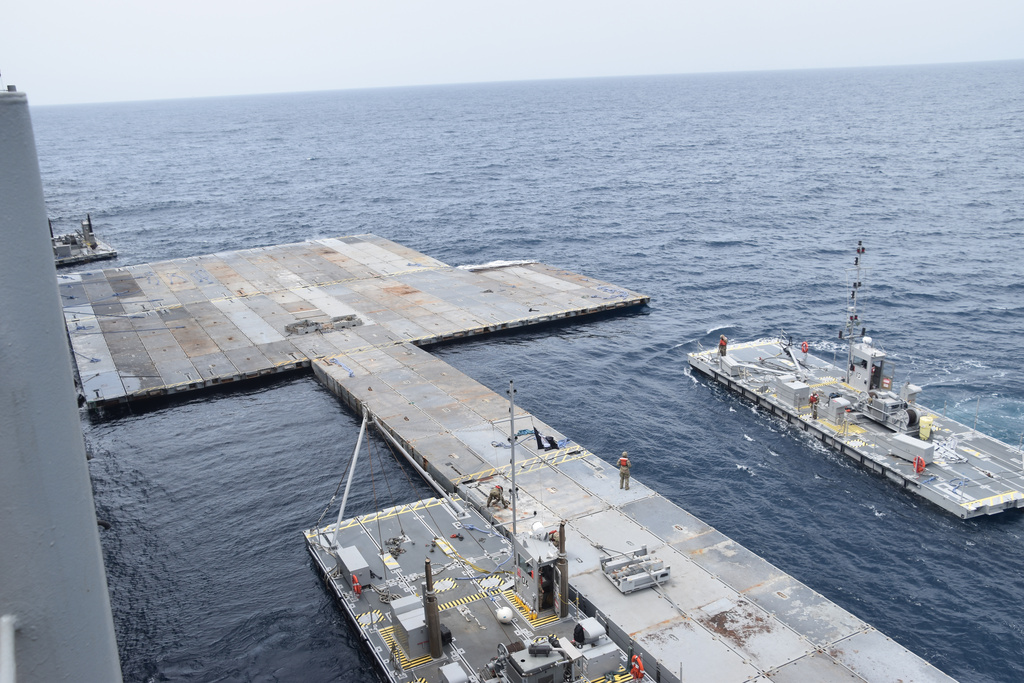 Aid Moved from Emergency Pier outside Gaza