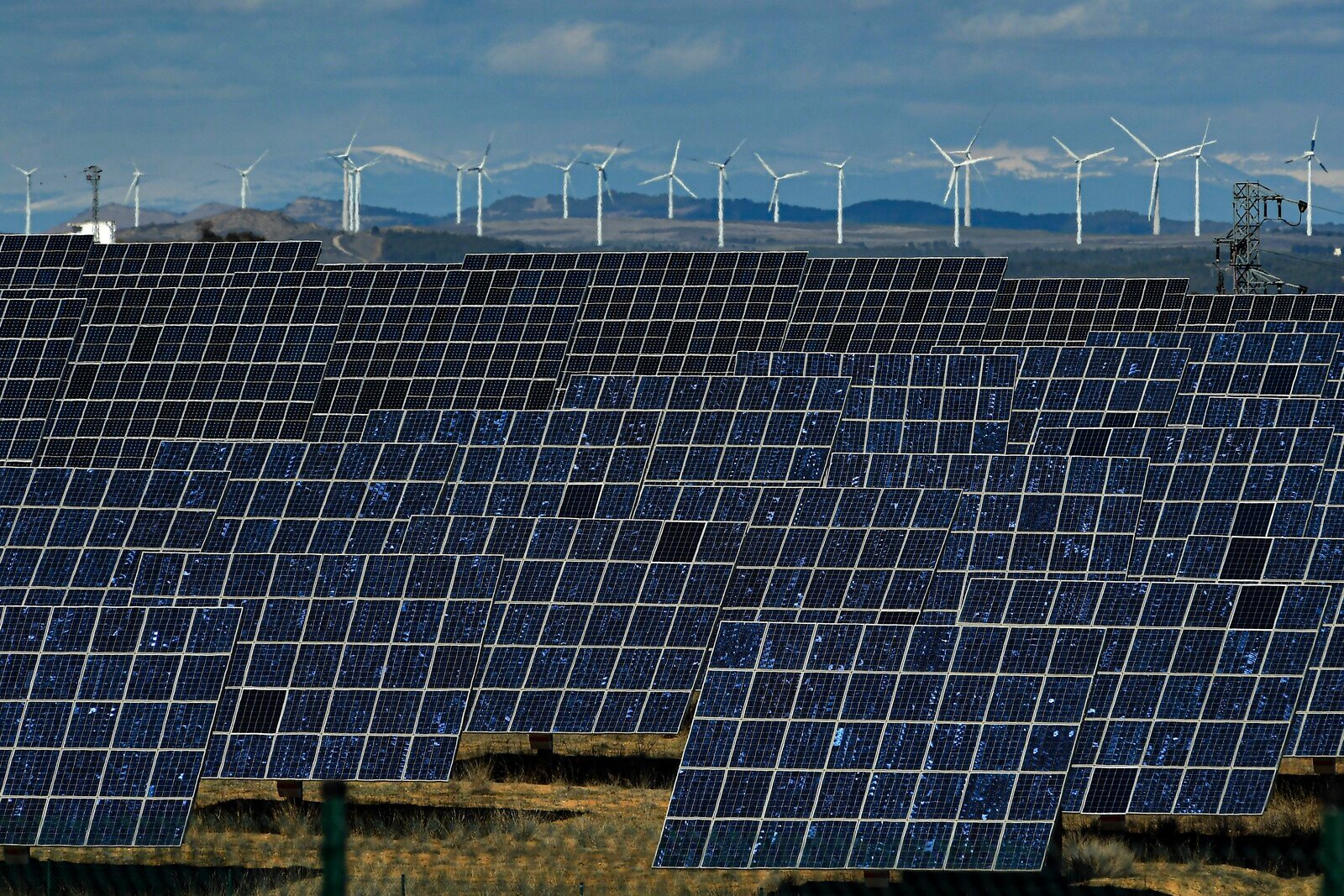 Spain raises the target for green energy