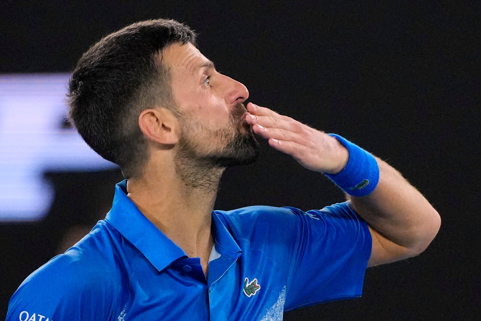 Djokovic reaches semifinal – won after medical treatment