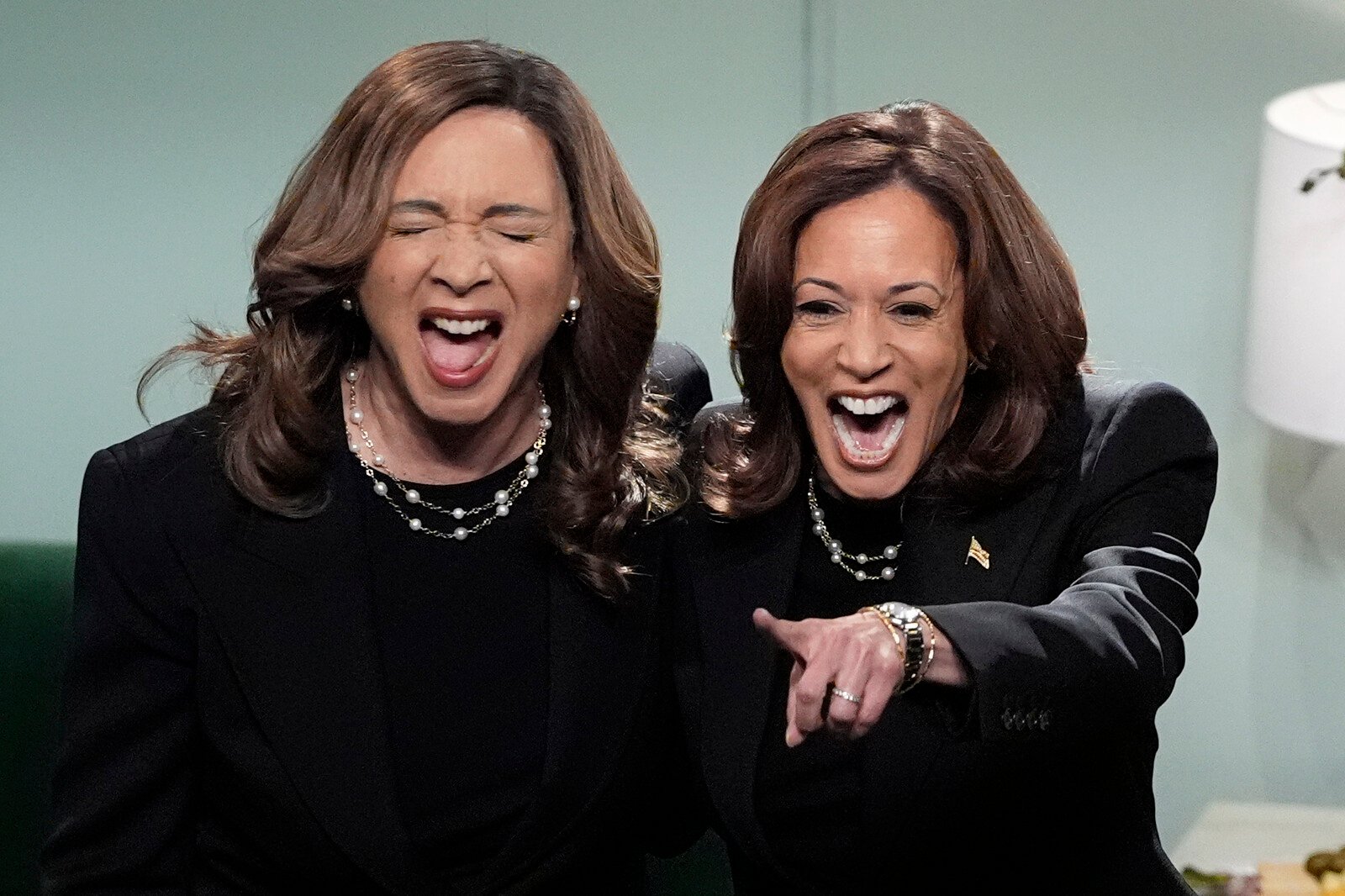 Kamala Harris secret guest in comedy show