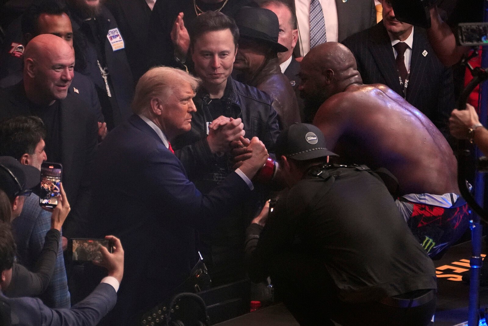 UFC star won – and danced in front of Trump