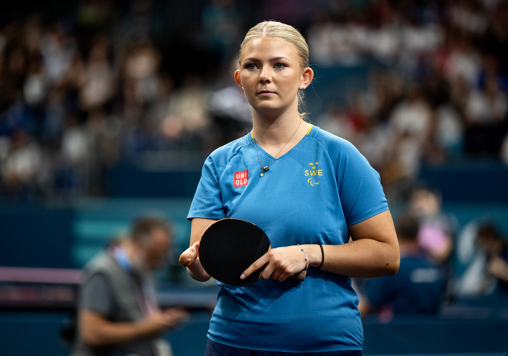 Hand reaches quarterfinals in Paralympic Games – sideline shot decided